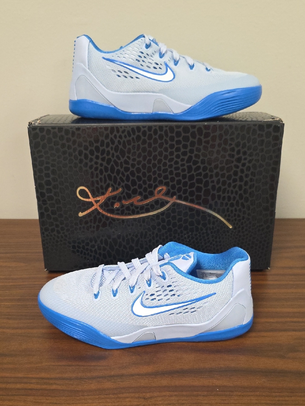 Nike Kobe IX Low EM (GS) "Hydrogen Blue" Women's 7/Youth 5.5 IM6642-400 New - Picture 1 of 9